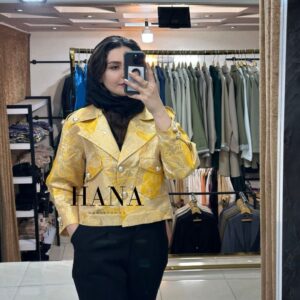 کراپ ژاکارد پاییزی طلایی زنانه با یقه پهن و دکمه‌های طلایی براق هاناشاپ